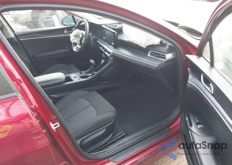 2022 Kia K5 Lxs z USA, uszkodzony, nr VIN 5XXG14J27NG144587